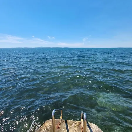 При Тони * Πομόριε